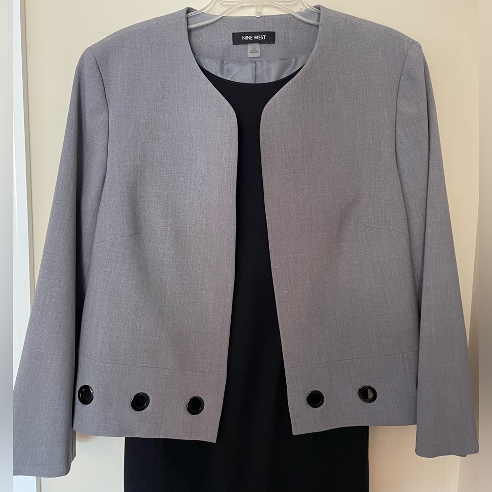 Nine West gray blazer with black grommets